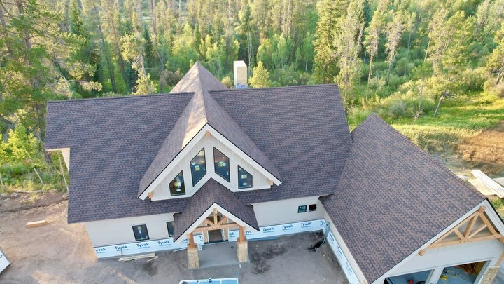 Architectural shingle roof on a new custom cabin in McCall, Idaho