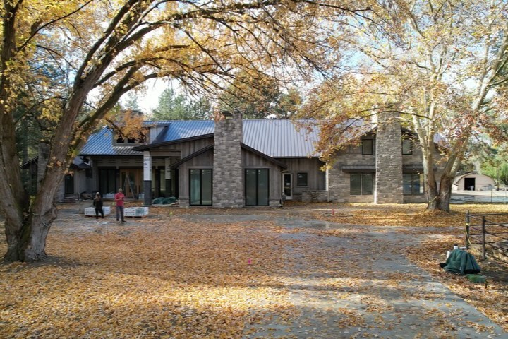 Finished standing seam metal roof on a home in Eagle, Idaho