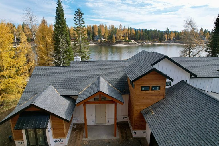 GAF Timberline HDZ shingles in Pewter Grey on a lake home in Donnelly, Idaho